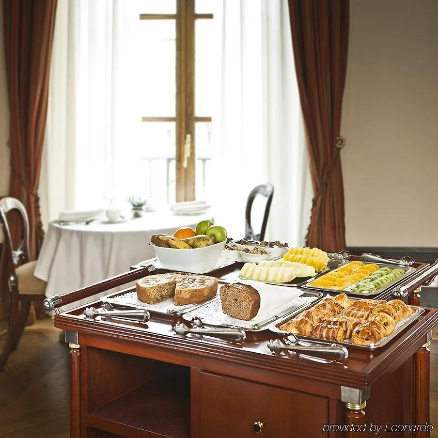 **** Hotel Palacio Guendulain Pamplona Spain